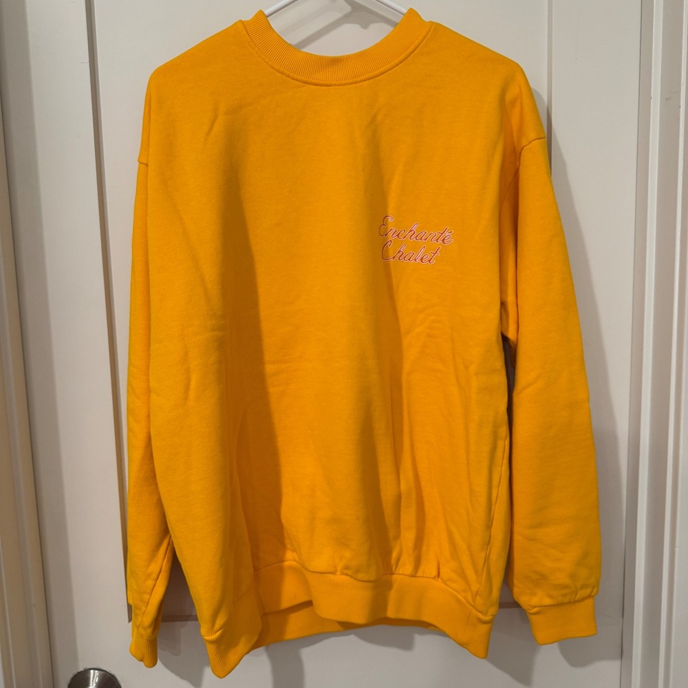 Enchante Chalet Graphic Sweatshirt Yellow Crewneck Mountain Cabin Mens Medium